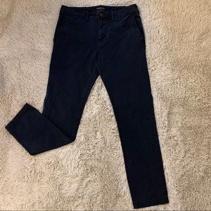 American Eagle Men’s Navy Khakis